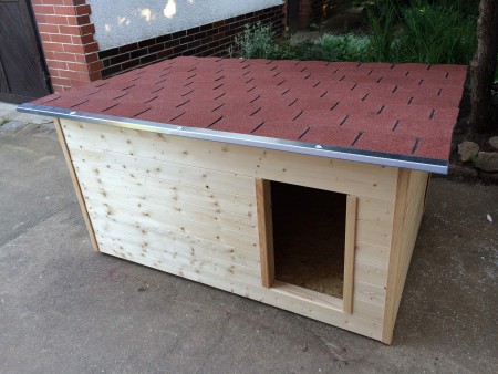 psí bouda zateplená šindel